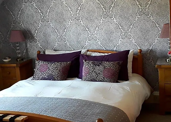 Strome Lodge
